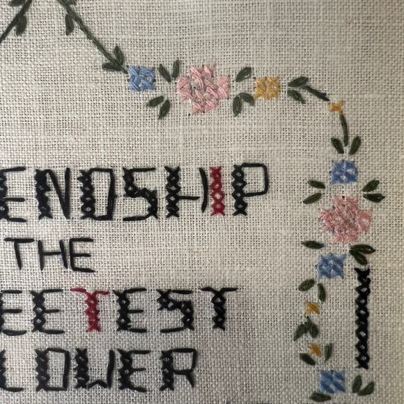 Vintage 60s Friendship Sweetest Flower Cross Stitch Sampler Framed Completed - Picture 10 of 10